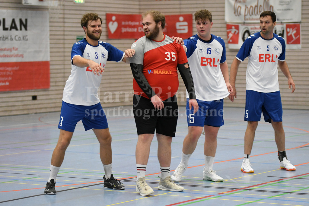 HC Deggendorf :  TSV Rottenburg  | Laurin Roth ( HC Deggendorf #3); Jonas  Heuer  (HC Deggendorf  #15); Michael Buchner  (HC Deggendorf  #5) - Realisiert mit Pictrs.com