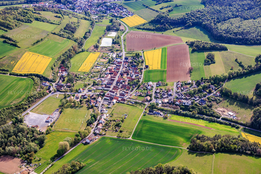 Luftbild: Ortsansicht von Südwesten im Ortsteil Bühler in Eußenheim im Bundesland Bayern in Deutschland.Foto: IMG_156117.jpg vom 03.05.2026 durch Werner Riehm/FLY-FOTO.deAuflösung des Originals: 6000 x 4000 px