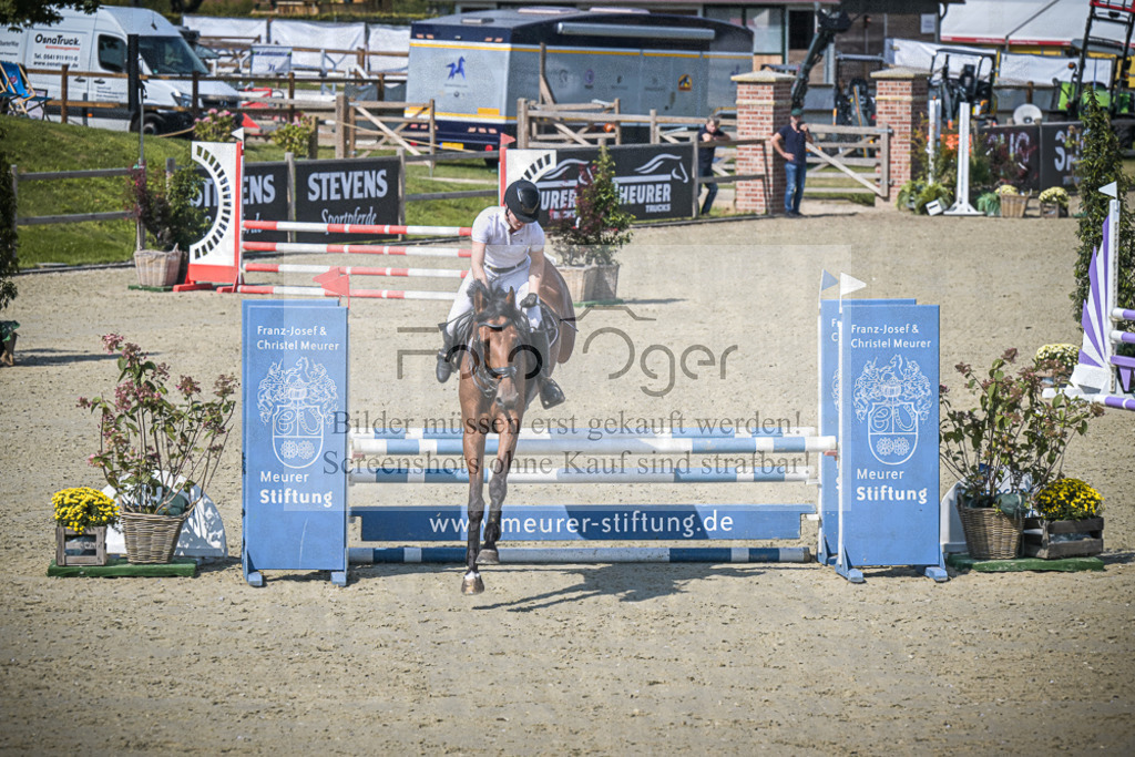 DOS_2767 | Entdecke hochwertige Reitturnierfotos von Foto Oger. Professionell, emotional und authentisch – jetzt Lieblingsmomente im Shop bestellen.Deutschlandweite Turnierfotografie. - Realisiert mit Pictrs.com