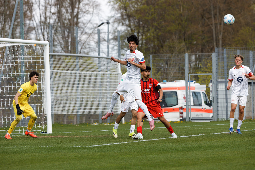 FCHOFK_260418_6-105 | 1.FC Heidenheim 1846 vs. Offenbacher Kickers, Fußball, U17, B-Junioren, NWL, U17-DFB-Nachwusliga, 2025/2026, 10. Spieltag, 18.04.2026 in Heidenheim, Walter-Birkhold-Jugendstadion (Foto: Michael Bulling) - Realisiert mit Pictrs.com