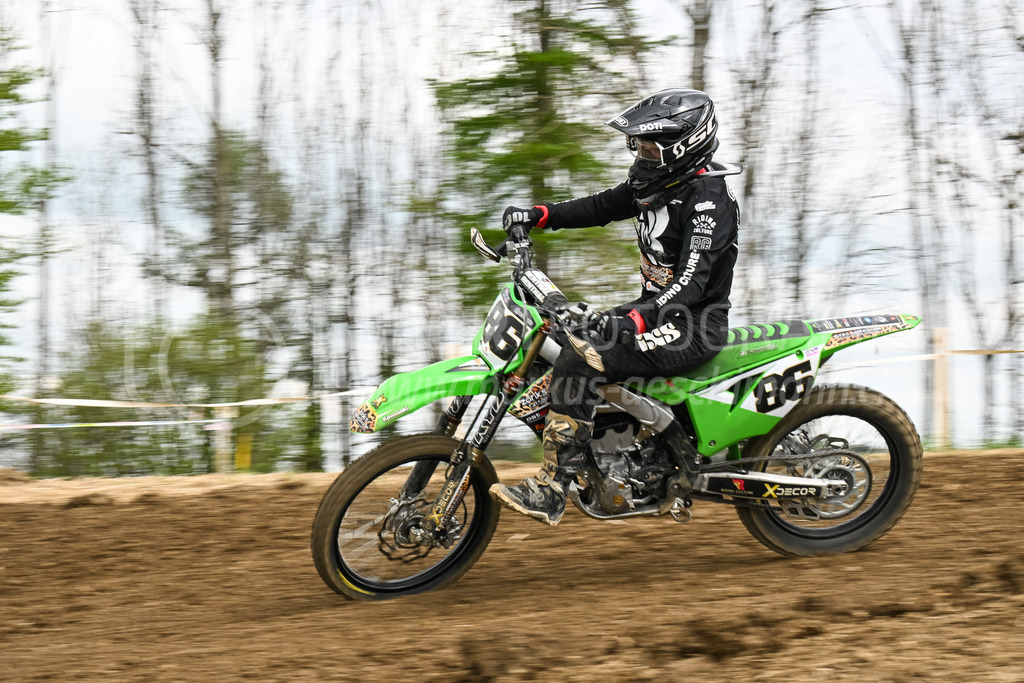 Motocross Schlatt bei Winterthur - 30. April 2023 | #86 Gassmann Ramona aus Berneck (CH) auf Kawasaki KX 250 in der Kategorie Swiss MX Women Cup am Motocross Schlatt bei Winterthur, 30. April 2023. 
Instagram: @mx_schlatt | @mc_wila | @sam_schweiz
Bild: Sportfotografie Markus Aeschimann | www.markus-aeschimann.ch - Realisiert mit Pictrs.com