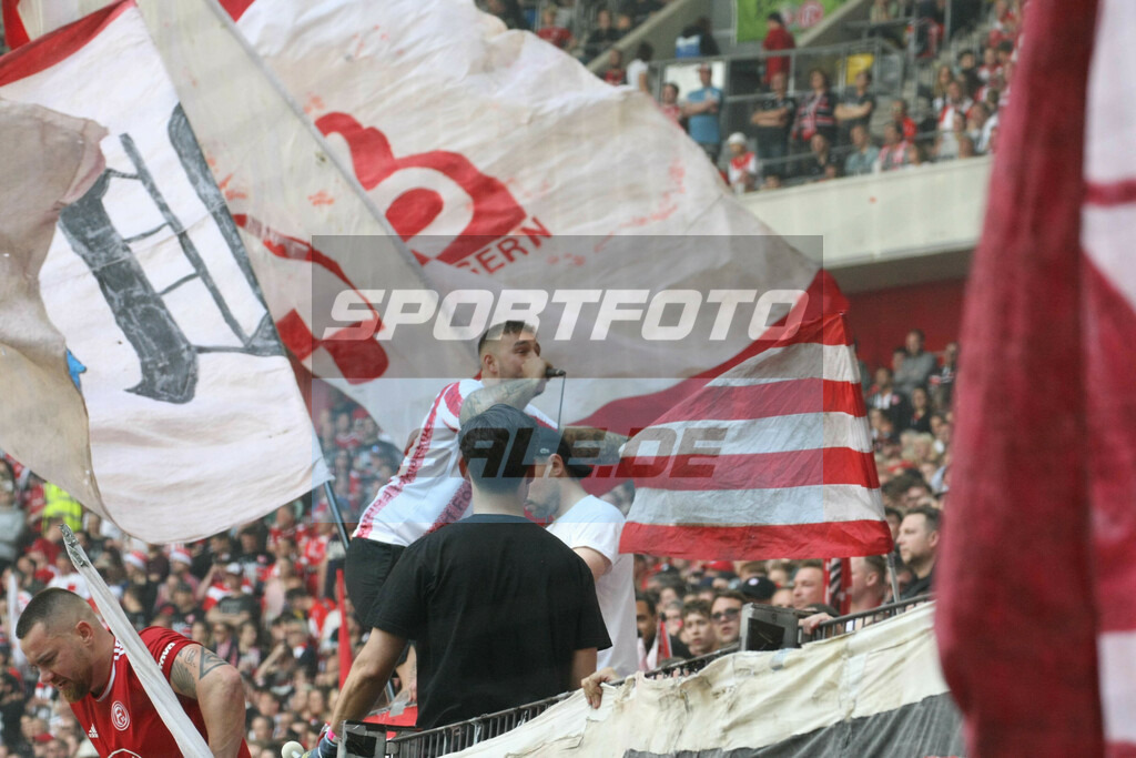 Fortuna Düsseldorf - Hannover 96 | Fortunas Fans - © Sportfoto-Sale (MK) - Realisiert mit Pictrs.com