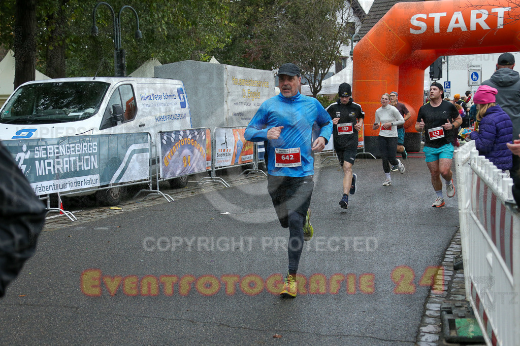 251130_1142_EX1_8345 | Sportfotografie im Rhein-Sieg Kreis, Köln, Bonn, NRW, Rheinland Pfalz, Hessen, etc. Unser Tätigkeitsfeld umfasst den Laufsport vom Volkslauf über den Marathon, Duathlon, Triathon bis zum Ultralauf wie Kölnpfad Ultra oder Schindertrail.