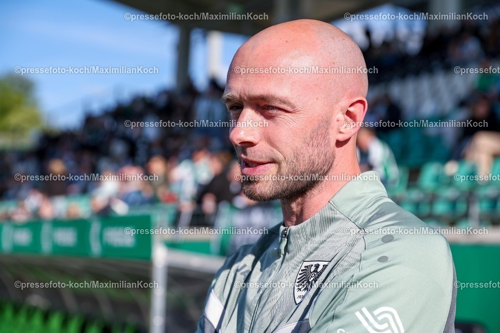SCP09052502167 | 09.05.2025, Fußball, Preußen Münster - Hertha BSC, 2. Fußball Bundesliga, 33. Spieltag, Preußenstadion, Saison 2024 2025: Cheftrainer Christian Pander (Preussen Muenster) DFB regulations prohibit any use of photographs as image sequences and or quasi-video.