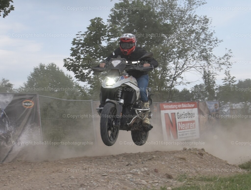 DSC_0605 | Sportfotografie , Motorsport, Motoross, Reitsport, Mointainbike, Enduro,
Landschaft , Outdoor, Eventfotografie, Landschaft, Bilder online bestellen - Realisiert mit Pictrs.com