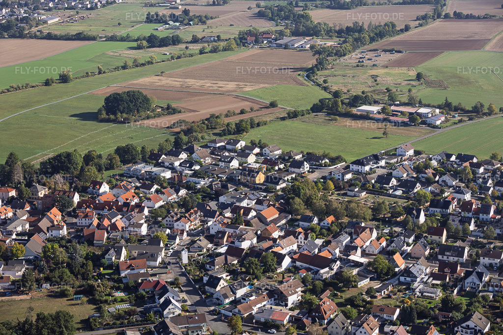 Luftbild: Bachstr im Ortsteil Sickenhofen in Babenhausen im Bundesland Hessen in Deutschland. – Foto: IMG_159310.jpg vom 22.09.2026 durch Werner Riehm/FLY-FOTO.de – Auflösung des Originals: 6000 x 4000 px
