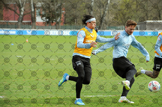 RGE_9039b | Hertha BSC, 2.Bundesliga, Herren, Training, Saison 2025/26, von li. Fabian Reese ( Hertha BSC ), Sebastian Groenning ( Hertha BSC ),   Mittwoch 25.03. 2026,   Fotograf:   Ralf Gebhardt - Realisiert mit Pictrs.com