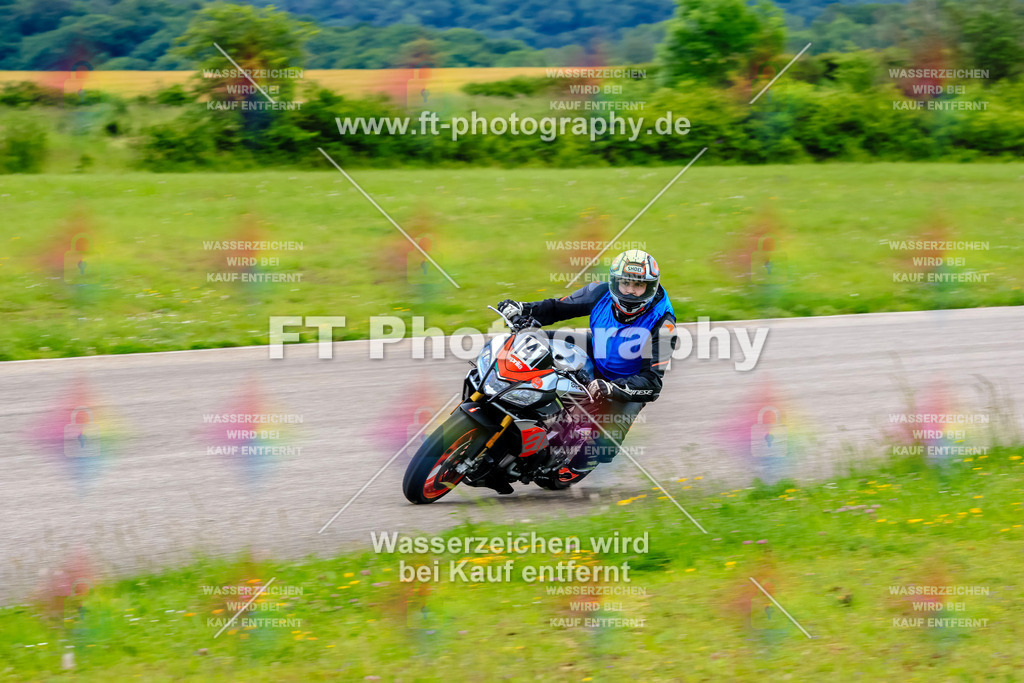 MotoTeam-3099 | Hier findet Ihr Bilder von Touristenfahrten auf der Nürburgring Nordschleife oder von anderen Veranstaltungen die ich besucht habe. Viel Spass beim Durch Schauen 