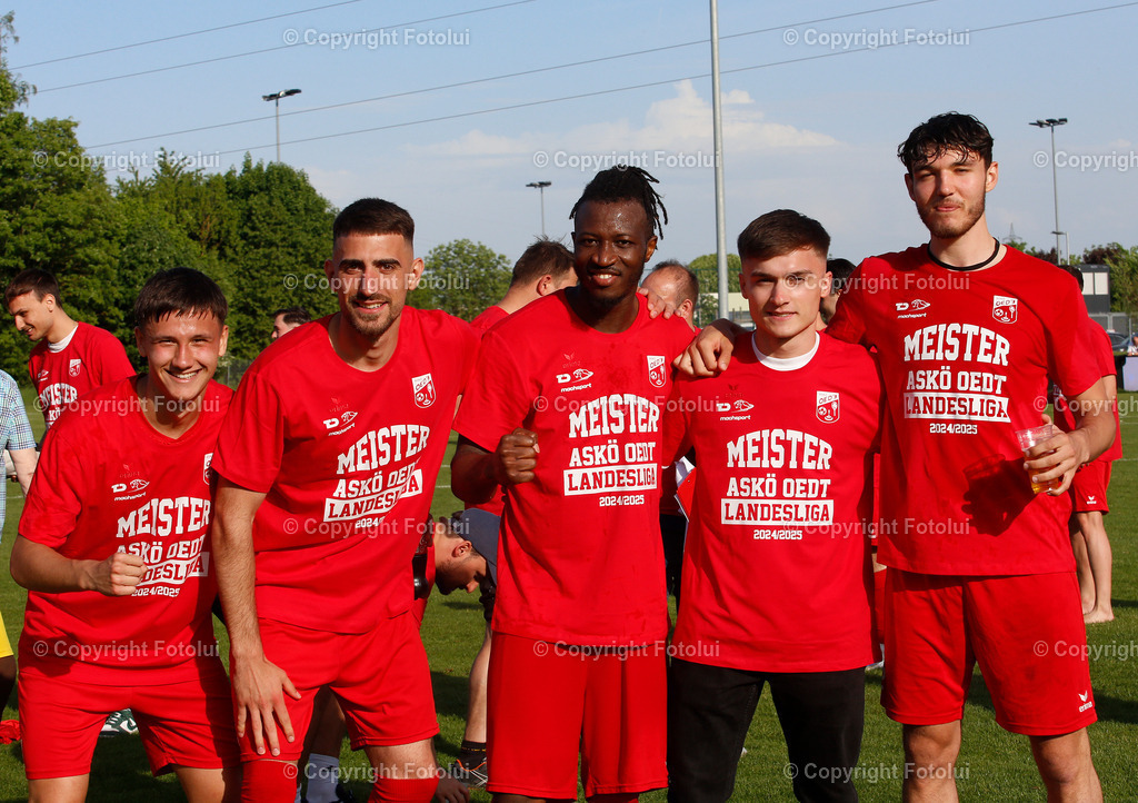A_LUI_03052025_14 | SPORT FUSSBALL LL.OST ASKOE OEDT 1B-USV ST.ULRICH 03.05.2025IM BILD: MEISTER ASKOE OEDT 1BFOTO:FOTOLUI