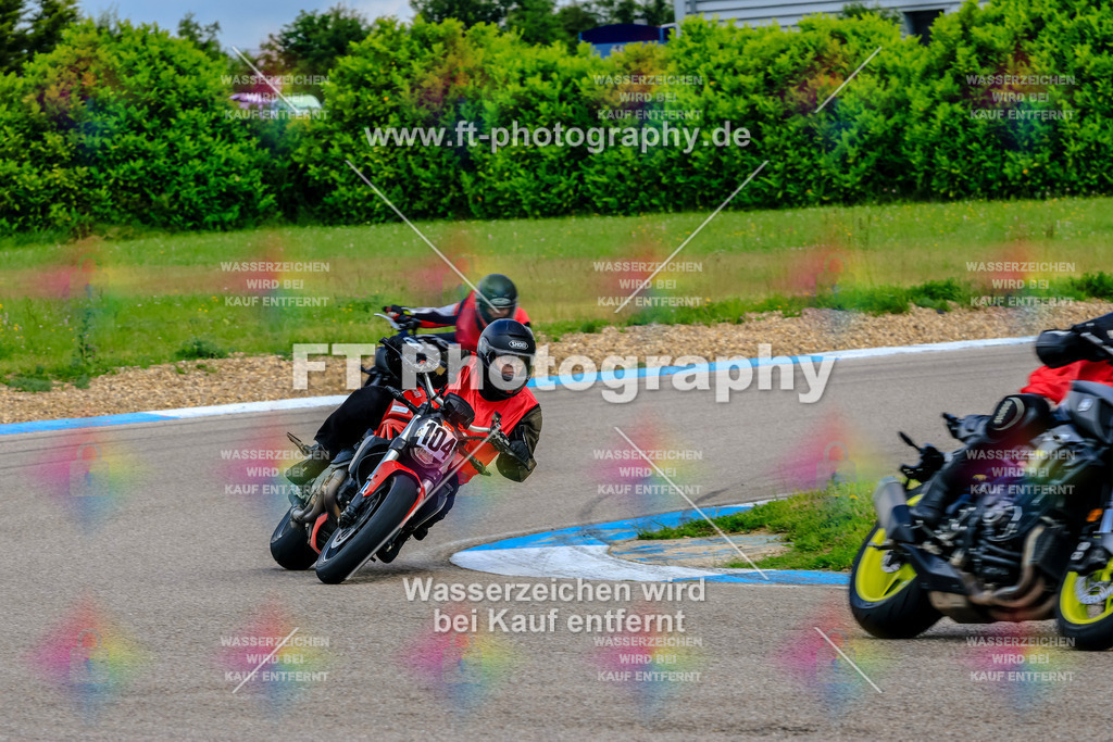 MotoTeam-9126 | Hier findet Ihr Bilder von Touristenfahrten auf der Nürburgring Nordschleife oder von anderen Veranstaltungen die ich besucht habe. Viel Spass beim Durch Schauen 