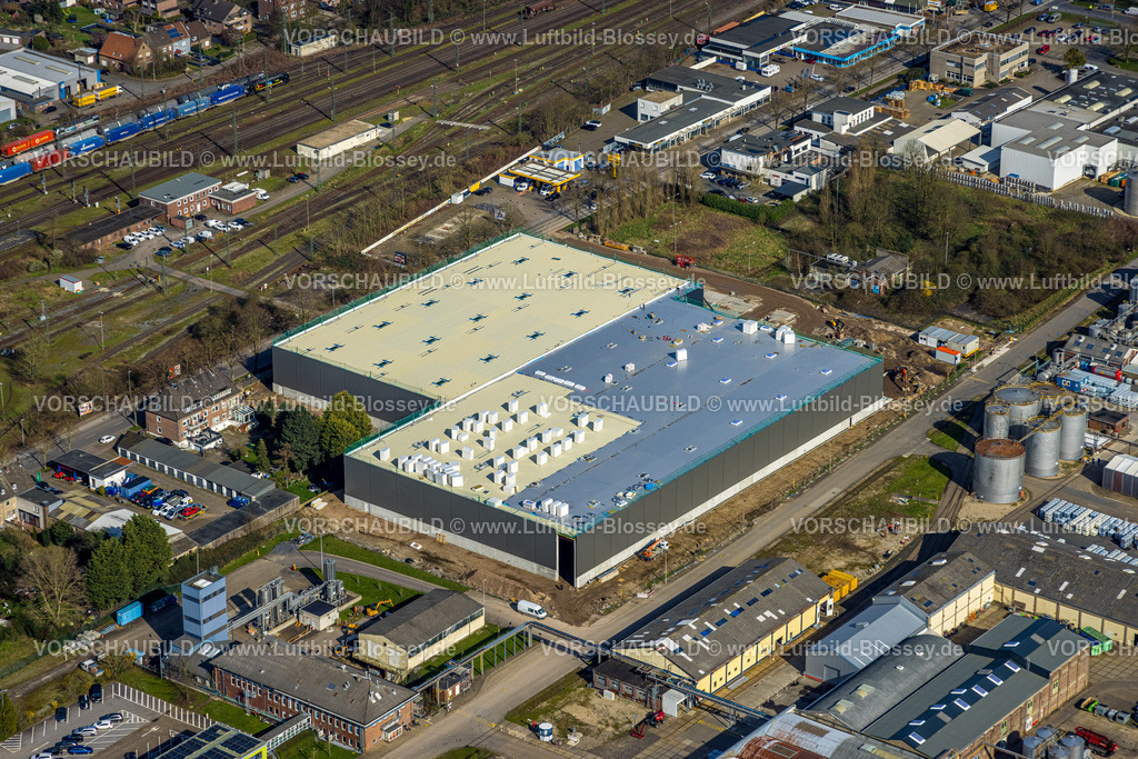 Emmerich240313084 | Luftbild, Baustelle mit Neubau Hallenkomplex Immobilienunternehmen Hillwood an der Reeser Straße am Hafen, Emmerich am Rhein, Nordrhein-Westfalen, Deutschland