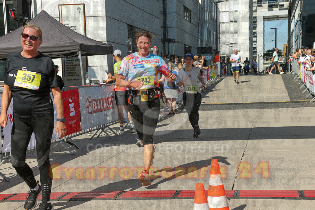 240921_1339_EX1_2619 | Sportfotografie im Rhein-Sieg Kreis, Köln, Bonn, NRW, Rheinland Pfalz, Hessen, etc. Unser Tätigkeitsfeld umfasst den Laufsport vom Volkslauf über den Marathon, Duathlon, Triathon bis zum Ultralauf wie Kölnpfad Ultra oder Schindertrail.