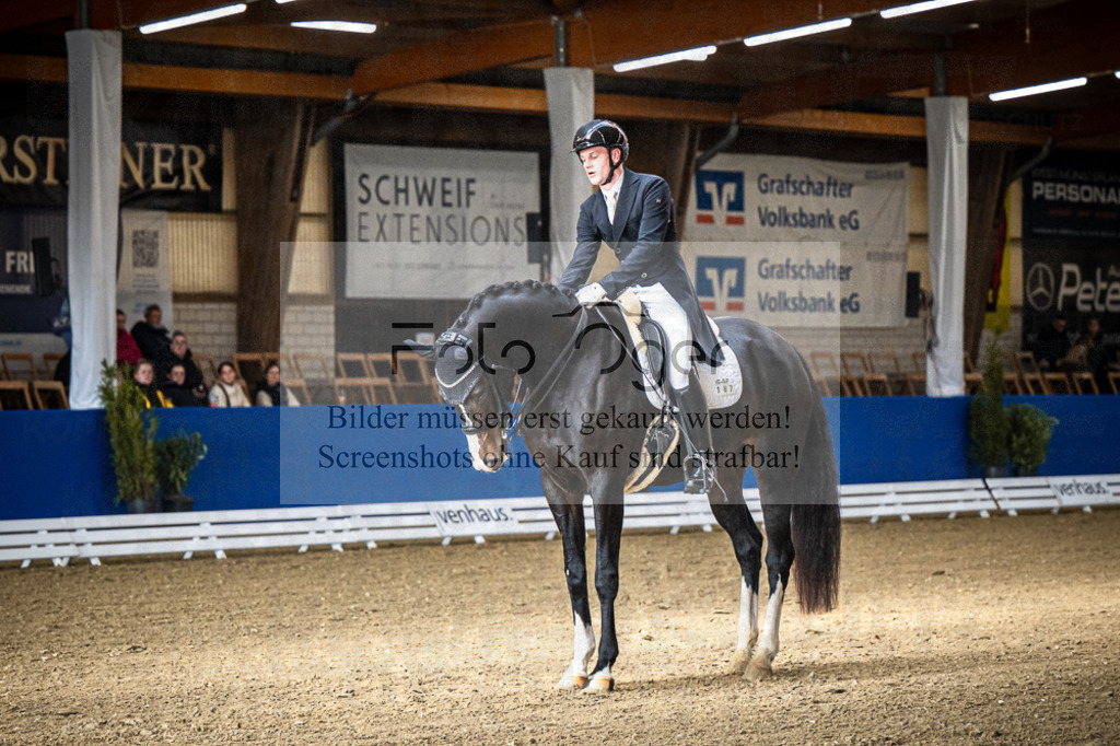 DOS_2778 | Entdecke hochwertige Reitturnierfotos von Foto Oger. Professionell, emotional und authentisch – jetzt Lieblingsmomente im Shop bestellen.Deutschlandweite Turnierfotografie. - Realisiert mit Pictrs.com