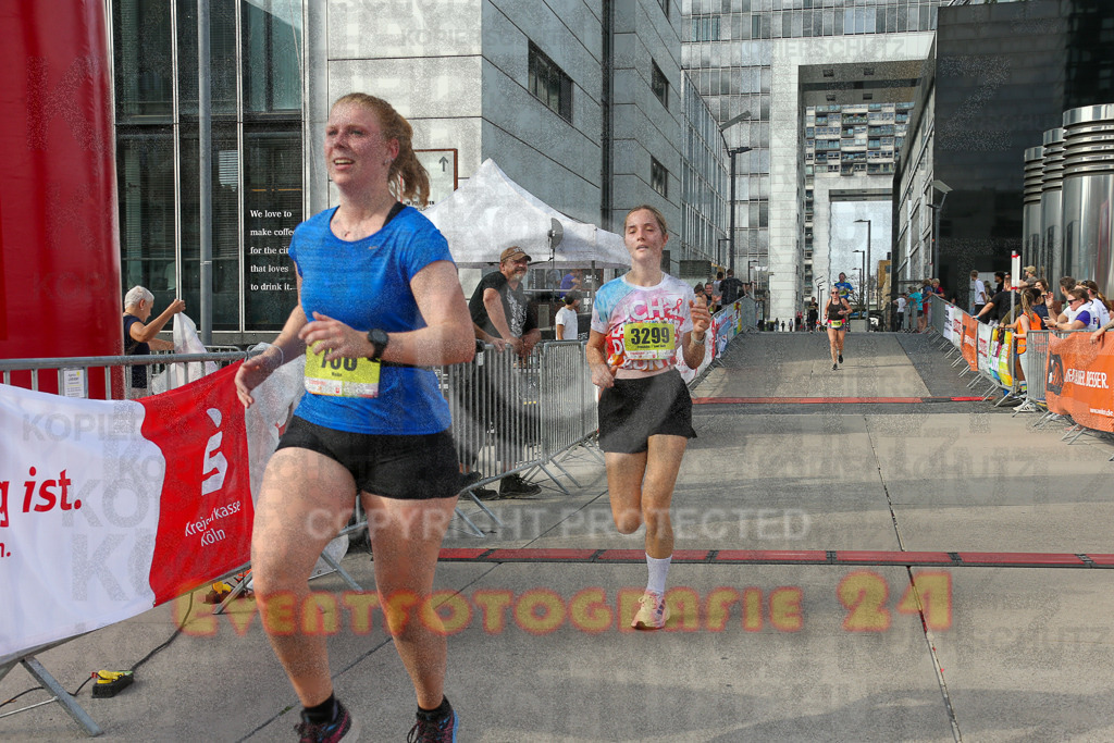 250920_1540_EX1_0370 | Sportfotografie im Rhein-Sieg Kreis, Köln, Bonn, NRW, Rheinland Pfalz, Hessen, etc. Unser Tätigkeitsfeld umfasst den Laufsport vom Volkslauf über den Marathon, Duathlon, Triathon bis zum Ultralauf wie Kölnpfad Ultra oder Schindertrail.