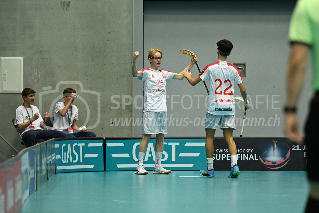 Switzerland U19 vs Finland U19 - 3. February 2024 | Switzerland U19 vs Finland U19
U19 Men International Matches in Switzerland
GoEasy Arena, Siggenthal Station
Switzerland forward #24 Julian Egli scores and celebrates with Switzerland forward #22 Matteo Gervasoni.
Credit: Markus Aeschimann | <a href="https://www.markus-aeschimann.ch">Sportfotografie Markus Aeschimann</a> | <a href="https://www.instagram.com/sportfotografie.aeschimann">@sportfotografie.aeschimann</a> - Realisiert mit Pictrs.com