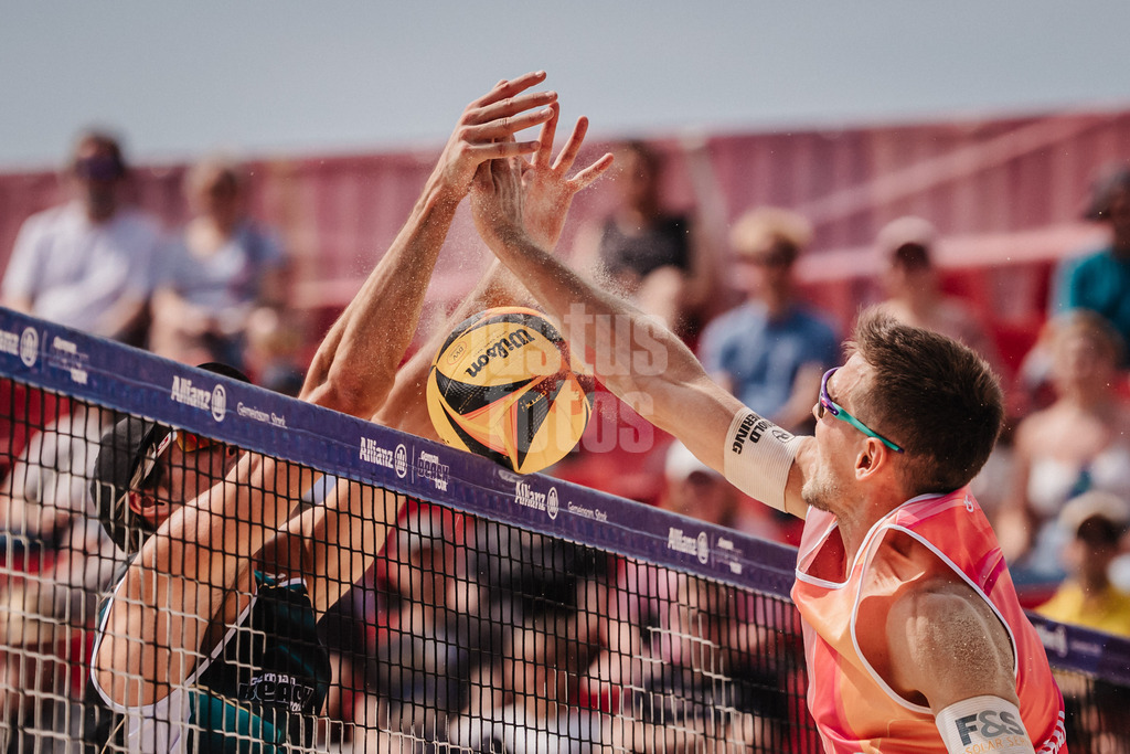 Beachvolleyball | Männer | Allianz German Beach Tour 2025 | Tourstop Bremen | 13.06.2025 | v.l. Niklas Held gegen David Poniewaz