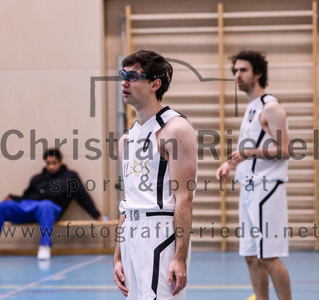 2022-04-03_042_TSV_Vaterstetten_gegen_SV_Weissblau-Allianz_Muenchen | Vaterstetten, Deutschland, 03.04.2022:
Basketball, Bezirksoberliga Herren 2021 / 2022, 14. Spieltag, TSV Vaterstetten gegen SV Weißblau-Allianz München, Endergebnis: 86:54

Maximilian Rothe (TSV Vaterstetten, #6)

Foto: Christian Riedel / fotografie-riedel.net