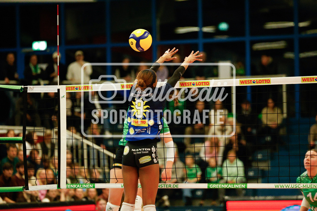 Volleyball I Frauen I Saison 2025-2026 I Bundesliga I 17. Spieltag I USC Münster - VfB Suhl LOTTO Thüringen I 07.02.2026-68 | Sanaá Dotson (9, VfB Suhl LOTTO Thüringen) - Realisiert mit Pictrs.com