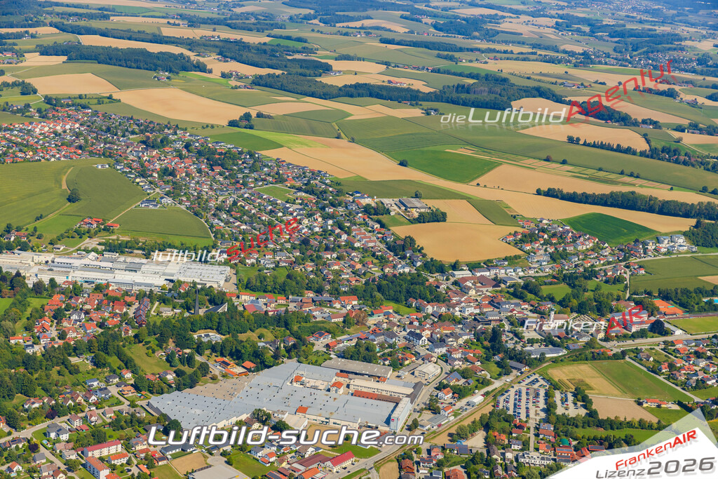 Luftaufnahme von Ruhstorf an der Rott - Die Luftaufnahme wurde 2025 vom UL-Flugzeug heraus erstellt ( keine Drohne ) - Hochauflösende Luftaufnahme - für professionelle Ausdrucke geeignet. Die Geschenkidee !Mit Lizenz und Bildrechte bestellbar
