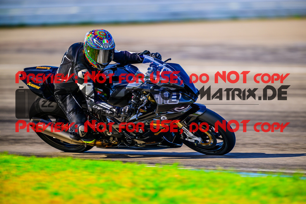 MaZZes_FotoMatrix_240520_6021986_2862 | WEISS