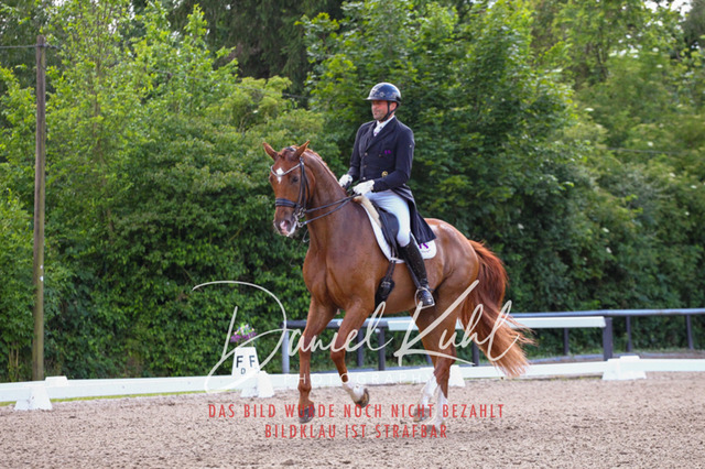 DKP41306 | Turnierfotos kaufen im Webshop von Daniel Kuhl Photography – entdecke professionelle Reitsportfotos aus Turnieren & Events. Hochwertige Turnierbilder online bestellen & sichern. Jetzt Fotos von Reitsportturnieren kaufen!