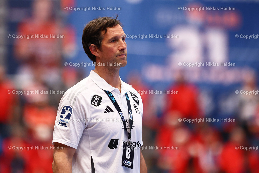 NH_HandballSportVereinHamburg_VfLGummersbach_HandballBundesliga_27022025 | Torsten Jansen (Trainer, HSV Hamburg)Handball I Herren I Bundesliga (Daikin HBL) I Saison 2024-2025 I 21. Spieltag I HSV Hamburg - VfL Gummersbach I 27.02.2025 I Sporthalle Hamburg