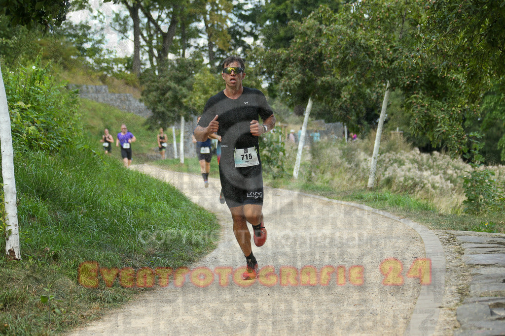250824_1430_EX1_6457 | Sportfotografie im Rhein-Sieg Kreis, Köln, Bonn, NRW, Rheinland Pfalz, Hessen, etc. Unser Tätigkeitsfeld umfasst den Laufsport vom Volkslauf über den Marathon, Duathlon, Triathon bis zum Ultralauf wie Kölnpfad Ultra oder Schindertrail.