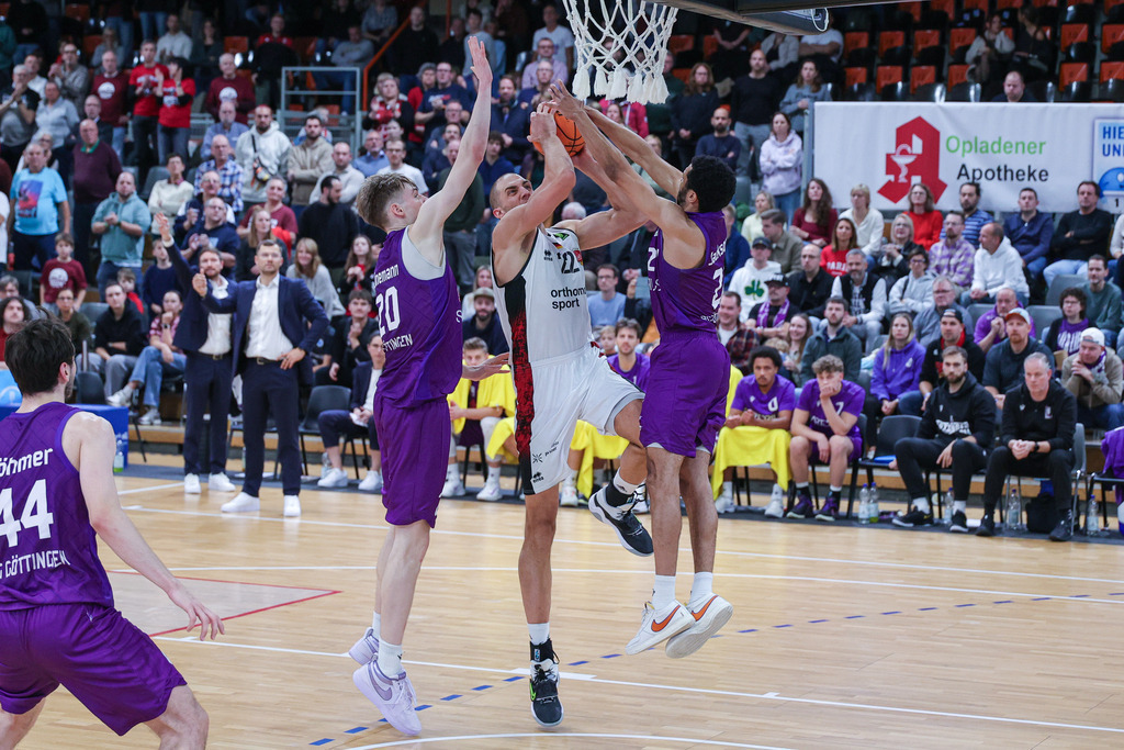 Pro A BAYER GIANTS vs BG Göttingen-148 | Fotos von Basketballspielen aus dem Raum NRW fotografiert von Gero Mueller-Laschet und Daniel Schaefer - Realisiert mit Pictrs.com