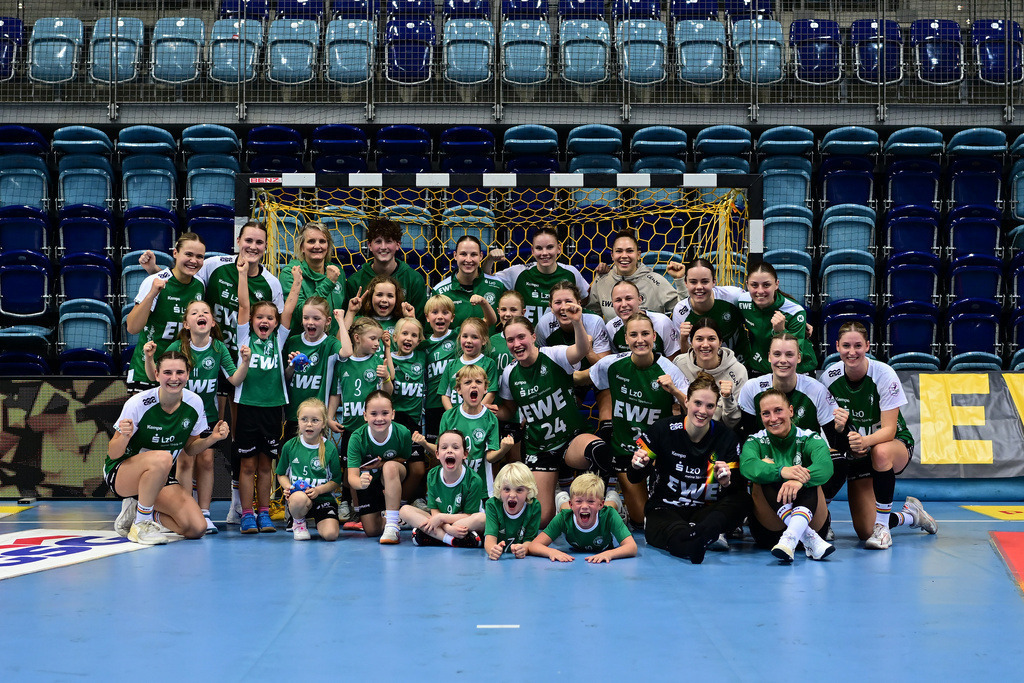 Handball I Frauen I Saison 2025-2026 I 1. HBF I 5. Spieltag I VfL Oldenburg - Buxtehuder SV | Der Sportfotograf. - Realisiert mit Pictrs.com