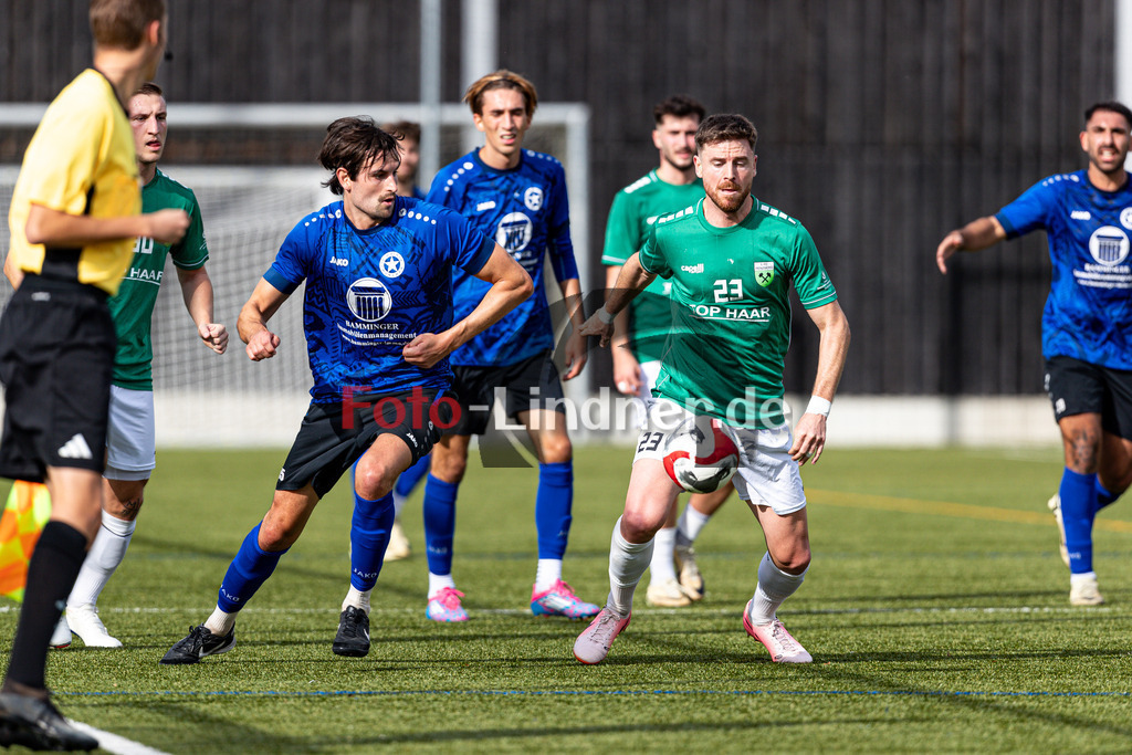 1. FC Penzberg gegen FC Wacker München | Bezirksliga Oberbayern Süd 3, 1. FC Penzberg gegen FC Wacker München, 20241012,Duell zwischen Franz FISCHER (1. FC Penzberg 23) und Nils BÖRNER (FC Wacker München 15),2024-10-12 in Penzberg (Stadion an der Karl-Wald-Straße), Franz FISCHER (1. FC Penzberg 23), Nils BÖRNER (FC Wacker München 15)Copyright: WolfgangxLindner www.foto-lindner.de
