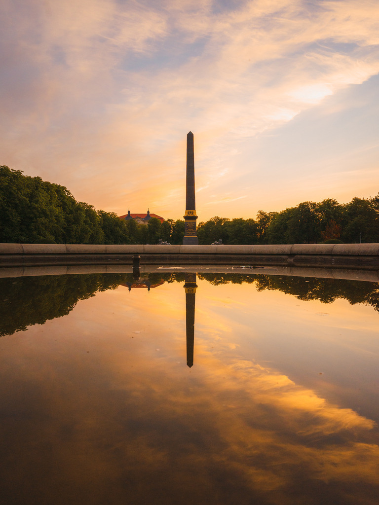 Löwenwall | Entdecke exklusive Fotokunst aus Braunschweig: Bildband, Leinwände, Postkarten, Kalender, digitale Downloads & Bildlizenzen. Jetzt im offiziellen Beautiful Braunschweig Shop! - Realisiert mit Pictrs.com