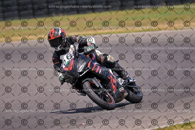 26bt05-1507 | markuskiefer.com - Realisiert mit Pictrs.com