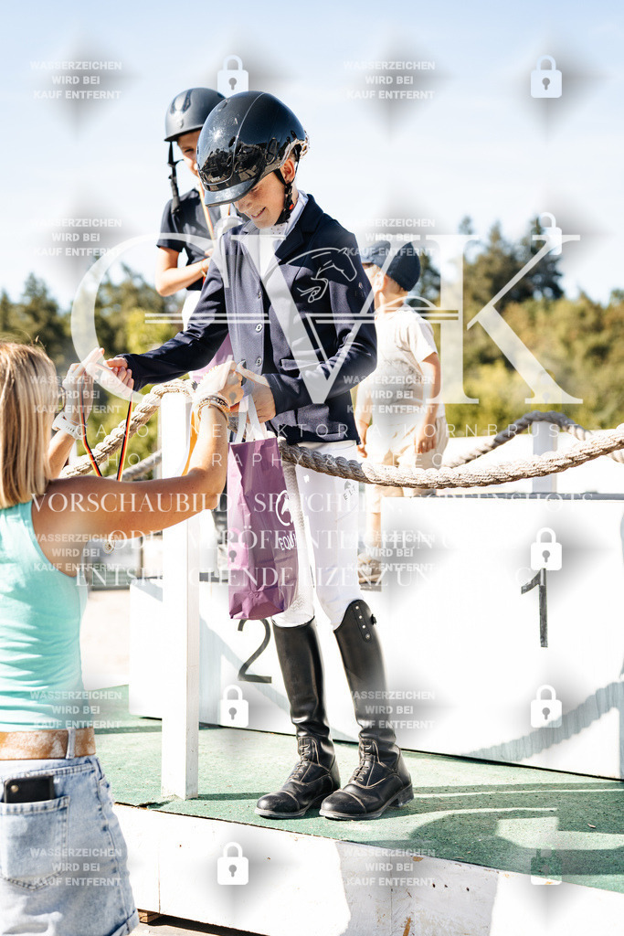 CK705018 | Turnierfotografie Pferdefotografie Trier Rheinland-Pfalz Pferdesport Reitsport Tierfotografie Sportfotografie Pferdevideo Pferdevideografie Equestrianvideography equestrianphotography  - Realisiert mit Pictrs.com