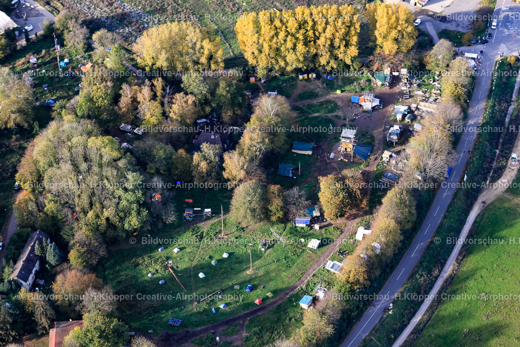 Luftbild Erkelenz _ Jülich _ Hambacher Forst_ Lützerath ist ein Weiler der Stadt Erkelenz Braukohle_ Tagebau_Garzweiler-8617 | Luftbildfotografie Hermann Klöpper - Realisiert mit Pictrs.com