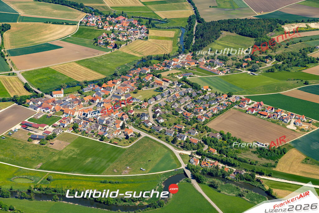 Die Luftaufnahme Heroldingen - Harburg wurde 2022 vom Flugzeug aus (keine Drohne) erstellt. Hohe Auflösung -für große Poster und Wandbilder geeignet - Garantiert!