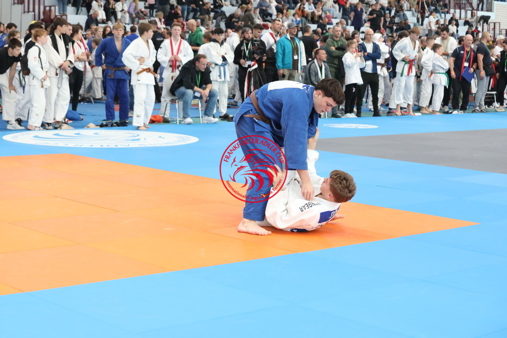 1J7A2070 | Fotos vom Adler Cup - Pictures from Adler Cup

Hier findet Ihr alle Eindrücke und großen Momente der Adler Cup Wochenenden. Here you will find all impressions and great moments of the Adler Cup weekends. - Realisiert mit Pictrs.com