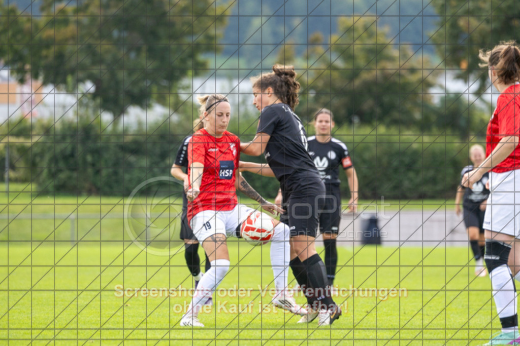 20250928_134333_0298 | #,1.FC Donzdorf (schwarz) vs. TV Derendingen (rot), Fussball, Frauen-Verbandsliga Württemberg, 03. Spieltag, Saison 2025/2026, Rasenplatz Lautertal Stadion, Süßener Straße 16, 73072 Donzdorf, 28.09.2025 - 13:00 Uhr,Foto: PhotoPeet-Sportfotografie/Peter Harich