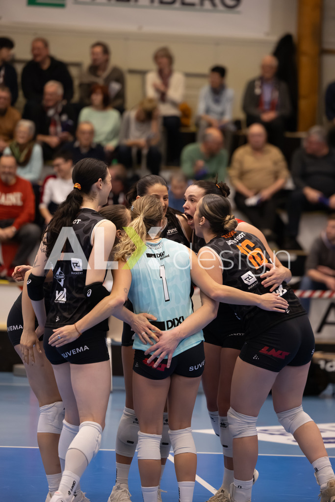 Volleyball I Frauen I Saison 2025-2026 I Volleyball NLA | Women I Round 16 I VC Kanti Schaffhausen - Viteos NUC I 31.01.2026 | Viteos Nuc Spielerkreis - Realisiert mit Pictrs.com