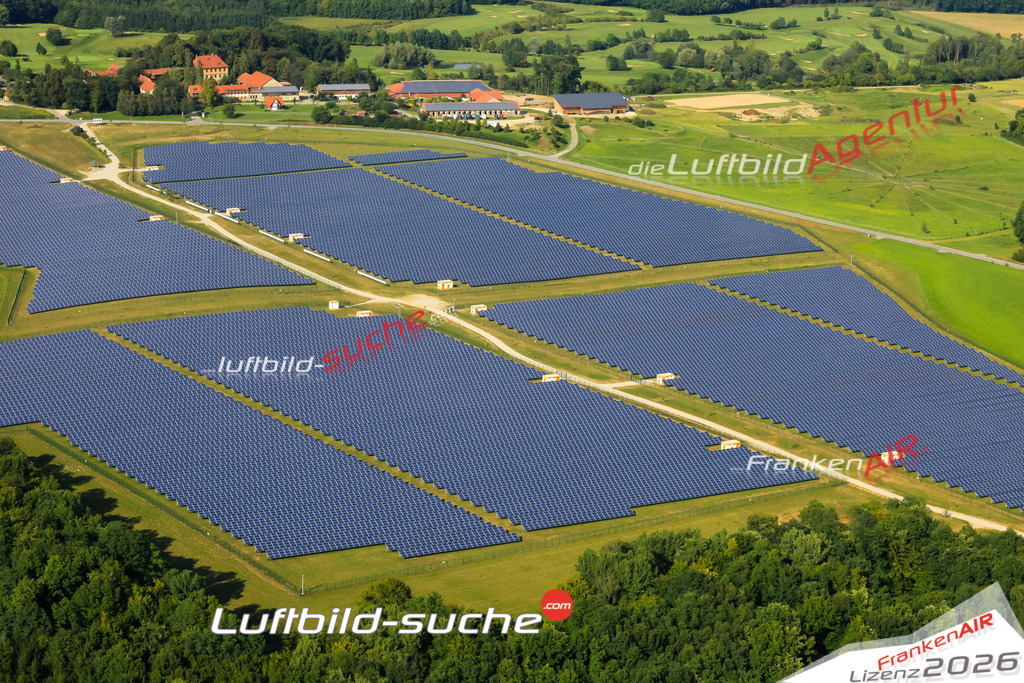 Die Luftaufnahme Photovoltaik - Breitengüßbach wurde vom UL-Flugzeug (keine Drohne) aus fotografiert.Hohe Druck- Auflösung-die Geschenkidee!