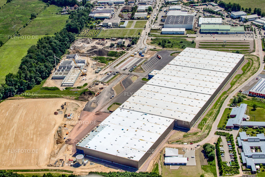 Neubau Logistikzentrum  am Horstring | Luftbild: Neubau Logistikzentrum  am Horstring im Ortsteil Minderslachen in Kandel im Bundesland Rheinland-Pfalz in Deutschland. Foto: IMG_18499.jpg vom 30.05.2009 durch Werner Riehm/FLY-FOTO.de - Realisiert mit Pictrs.com