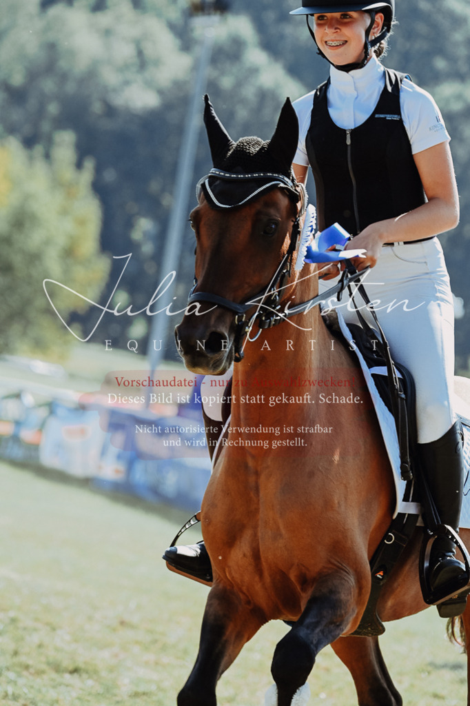 DSC_6279 | Pferde- und Turnierfotografie in Westsachsen. Pferdeportraits, Auftragszeichnungen und intuitive Kunst.