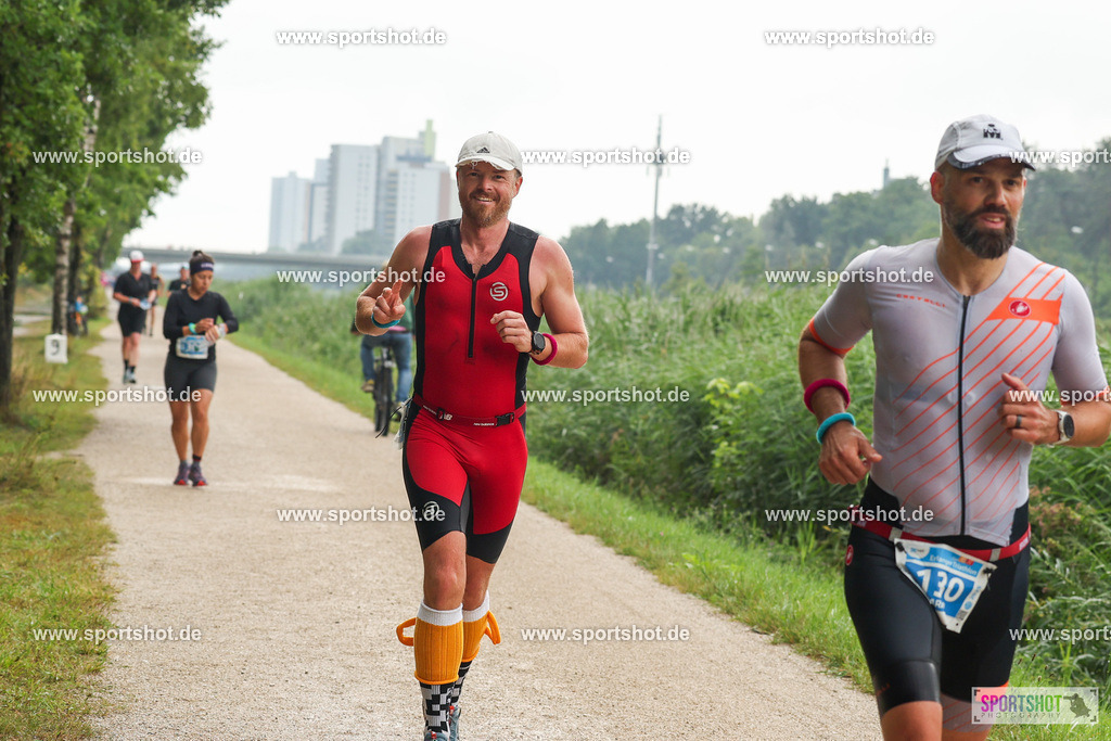 LUR_1721 | 34. M-net Erlanger Triathlon 2025 #erlangertriathlon  #mnettriathlon2025 #mnettriathlon #team #olympischedistanz #mitteldistanz #triathlon #maindonaukanal  #erlangertriathlon2025 #yourpictrs #tv1848 #tv1848erlangen  #triathlonbayern #sportinerlangen #demsportverbunden #sportshot_your_pictrs Copyright: www.sportshot.de