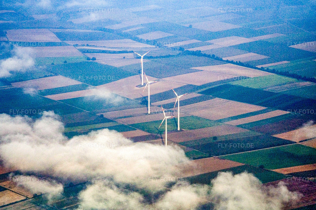 Luftbild: Windräder in Wolken in Minfeld im Bundesland Rheinland-Pfalz in Deutschland. Foto: IMG_3961.jpg vom 16.09.2006 durch Werner Riehm/FLY-FOTO.de