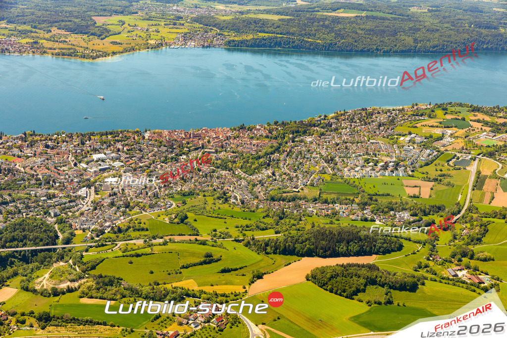 Das Luftbild zeigt :  Überlingen - Die Luftaufnahme wurde 2024 vom UL-Flugzeug aus erstellt ( keine Drohne ) - Hochauflösende Luftaufnahme - Für grossformatige Ausdrucke geeignet. Die Geschenkidee !Mit Lizenz und Bildrechte bestellbar
