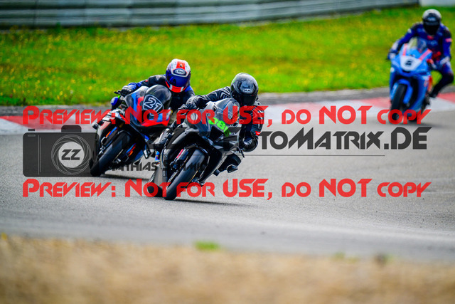 MaZZes_FotoMatrix_240910_6007705_7733 | GELB