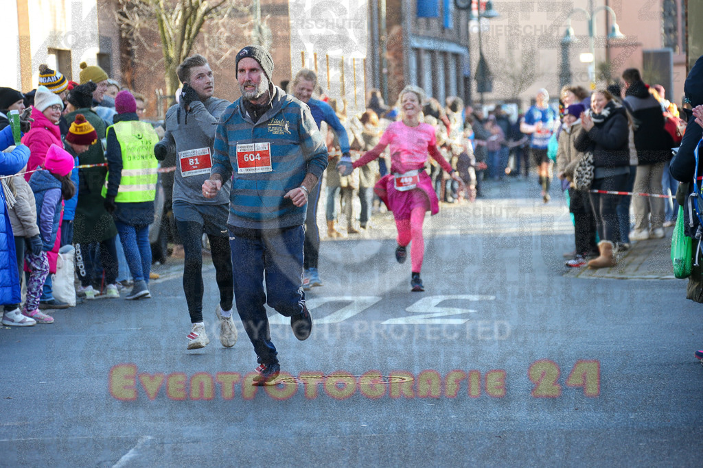 241201_1227_EX1_2182 | Sportfotografie im Rhein-Sieg Kreis, Köln, Bonn, NRW, Rheinland Pfalz, Hessen, etc. Unser Tätigkeitsfeld umfasst den Laufsport vom Volkslauf über den Marathon, Duathlon, Triathon bis zum Ultralauf wie Kölnpfad Ultra oder Schindertrail.