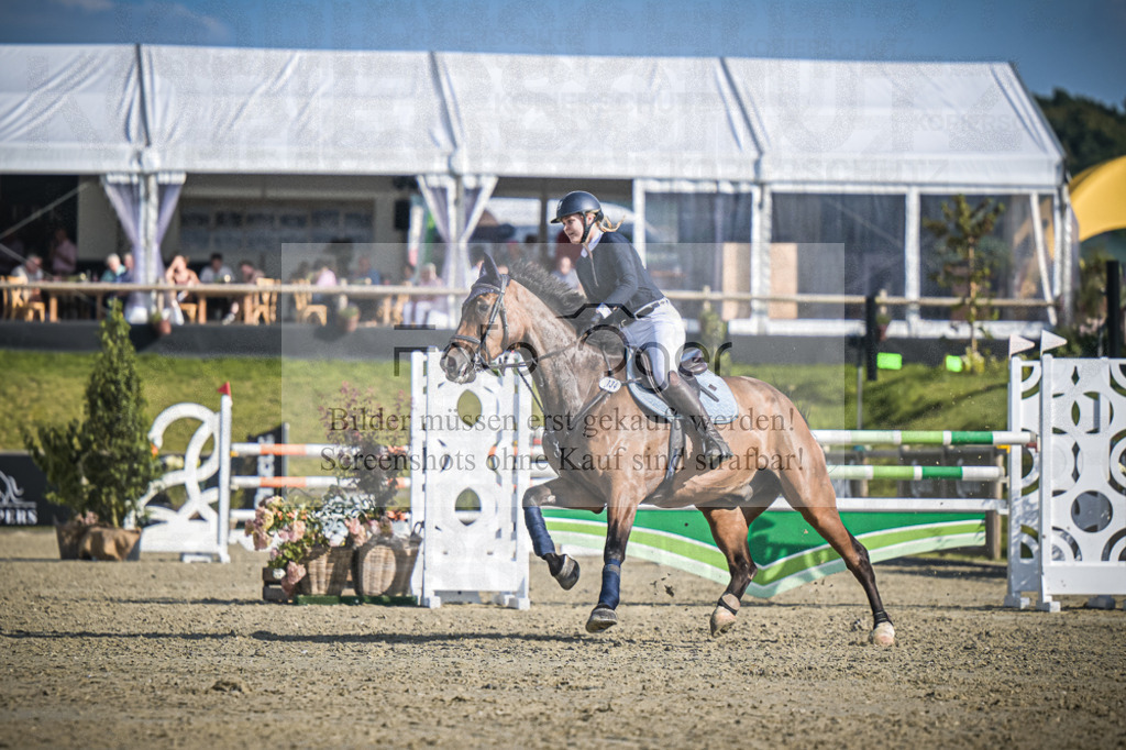 DOS_1569 | Entdecke hochwertige Reitturnierfotos von Foto Oger. Professionell, emotional und authentisch – jetzt Lieblingsmomente im Shop bestellen.Deutschlandweite Turnierfotografie. - Realisiert mit Pictrs.com