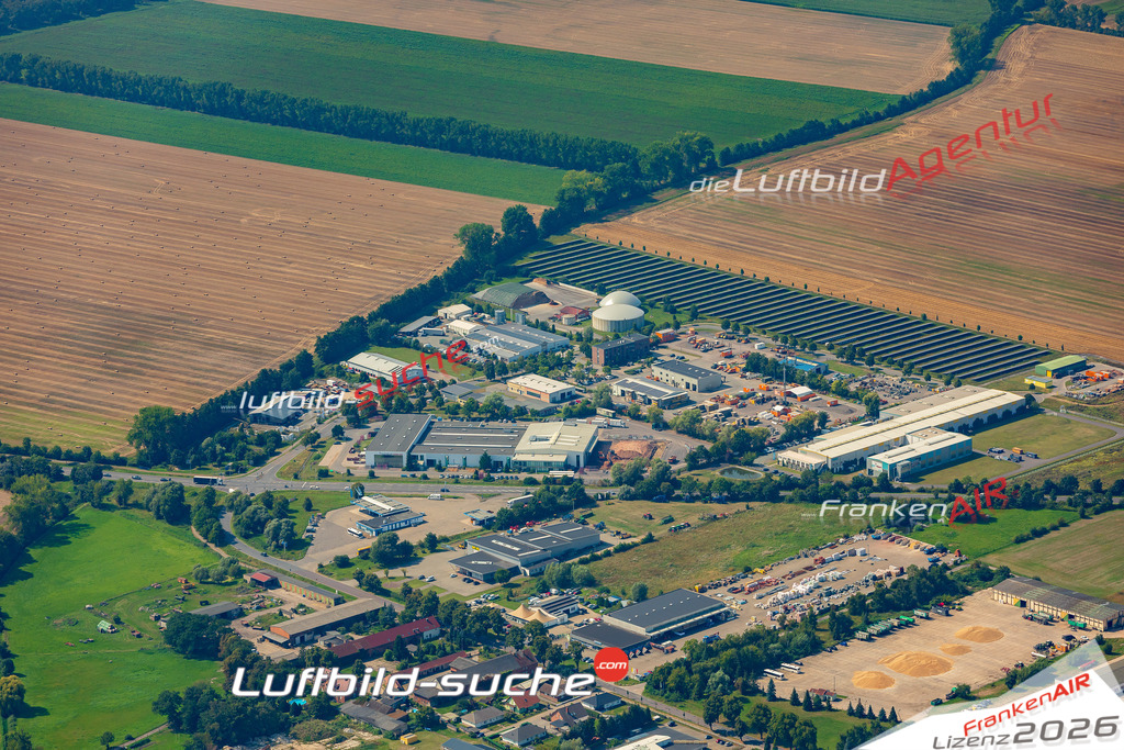 Osterburg Bild- Das Luftbild wurde 2025 vom UL-Flugzeug heraus erstellt ( keine Drohne bzw. Drohnenaufnahme ) - Hochauflösende Luftaufnahme -Nicht vergleichbar mit Google Maps oder Satelittenbilder- Die Geschenkidee !Mit Lizenz und Bildrechte bestellbar - CC