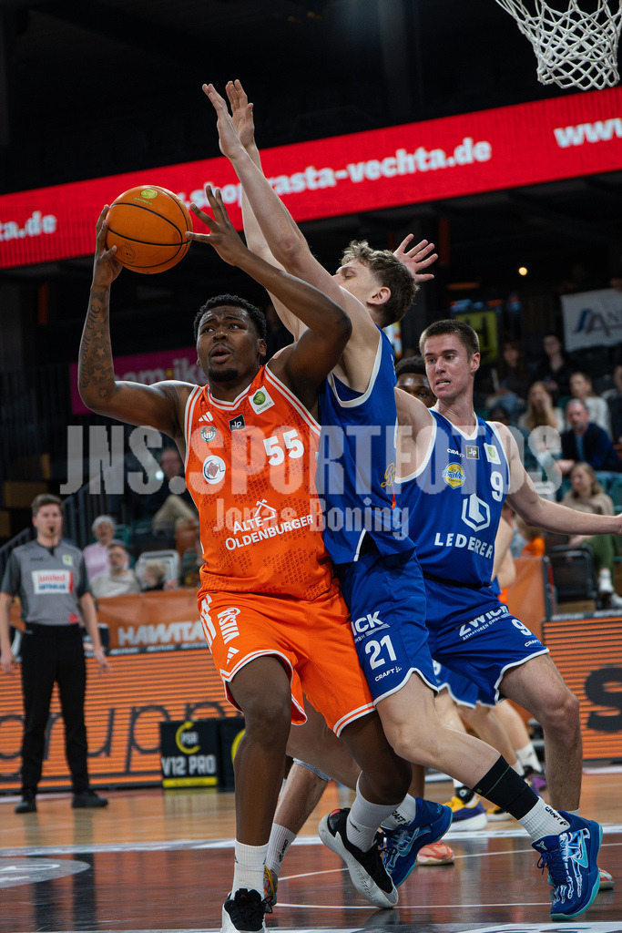 Basketball I Herren I Saison 2025-2026 I 2. Bundesliga ProB Nord I 23. Spieltag I RASTA Vechta II - EN Baskets Schwelm I 7609 | Joel Moketo Lungelu (55, RASTA Vechta II) - Realisiert mit Pictrs.com