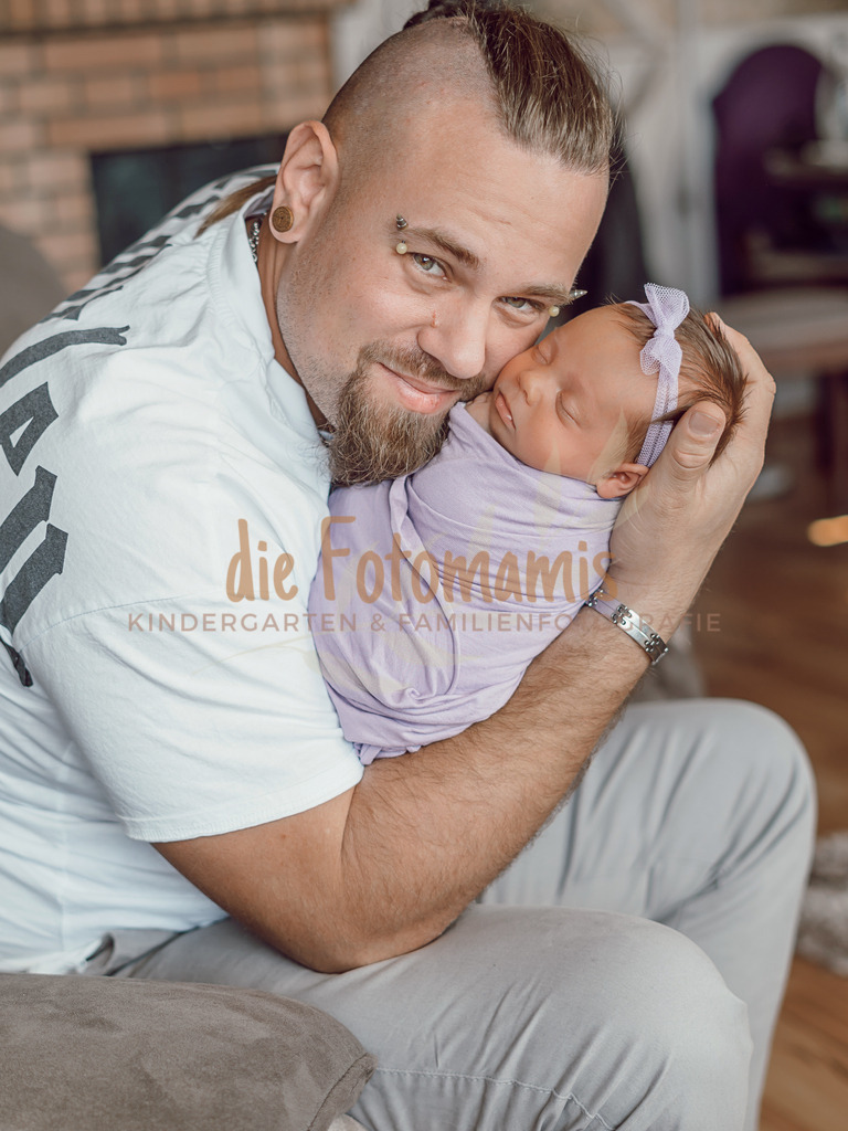 Amalia fertig-50 | Die Fotomamis – Eure Fotografen für Babybauch-, Neugeborenen-, Familien-, Kindergarten- und Hochzeitsfotografie. Mit Feingefühl, Leidenschaft & Liebe zum Detail.
